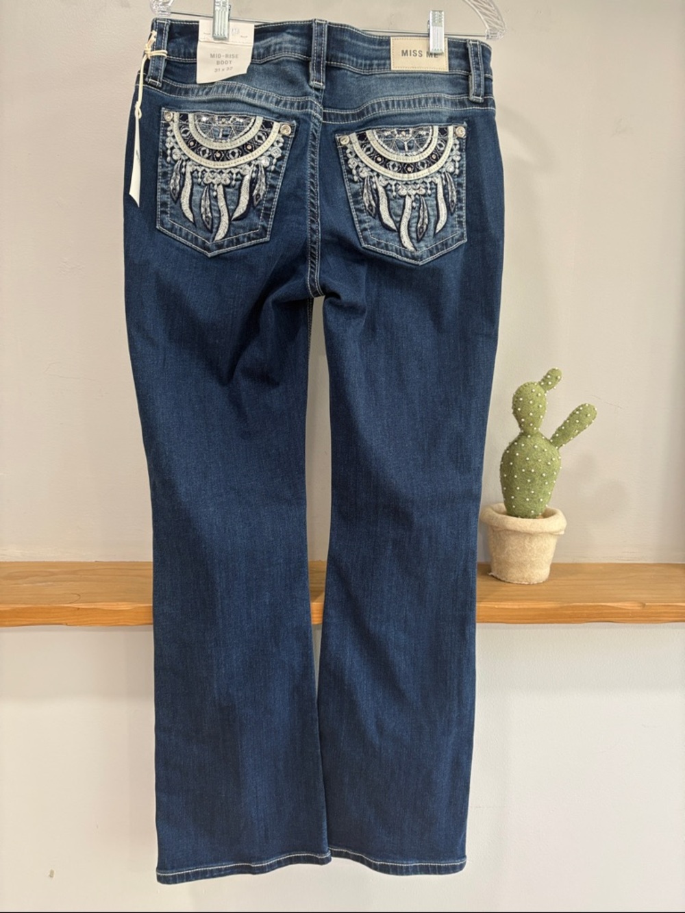 Miss Me Dreamcatcher Embroidered Mid-Rise Boot Jeans, Size 31, NWT